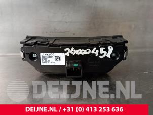 Lynk & Co 01 AUX / USB-Anschluss O242261 foto 2