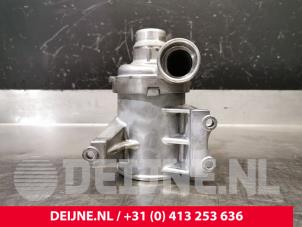 Volvo XC60 Extra waterpomp O242266 foto 3