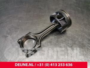 Gebruikte Zuiger Volvo XC60 II (UZ) 2.0 T5 16V Prijs € 125,00 Margeregeling aangeboden door van Deijne Onderdelen Uden B.V.