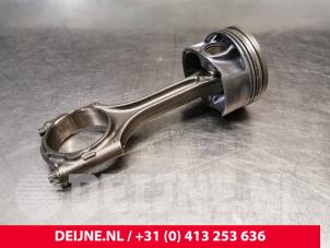 Gebruikte Zuiger Volvo XC60 II (UZ) 2.0 T5 16V Prijs € 125,00 Margeregeling aangeboden door van Deijne Onderdelen Uden B.V.