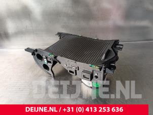 Lynk & Co 01 Getränkehalter O242286 foto 2