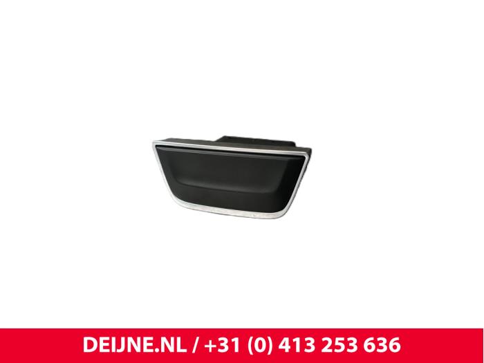 Lynk & Co 01 Schakelaar dashboardkastje O242298