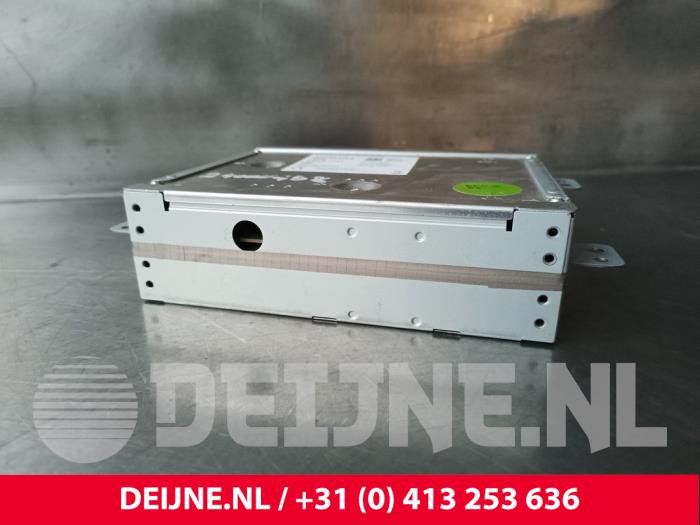 Lynk & Co 01 Radio O242301