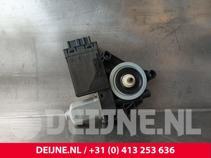 Lynk & Co 01 Raammotor Portier O242303