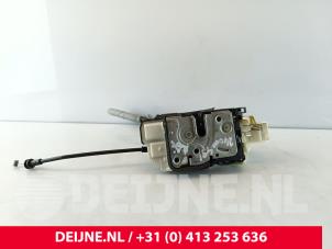 Volvo V40 Deurslot Mechaniek 4Deurs links-achter O242311 foto 3