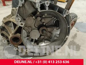 Gebruikte Versnellingsbak Volvo V40 (MV) 1.6 D2 Prijs € 800,00 Margeregeling aangeboden door van Deijne Onderdelen Uden B.V.