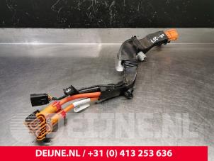 Gebruikte HV kabel (hoog voltage) Volvo V60 II (ZW) 2.0 T8 16V Recharge AWD Prijs € 75,00 Margeregeling aangeboden door van Deijne Onderdelen Uden B.V.