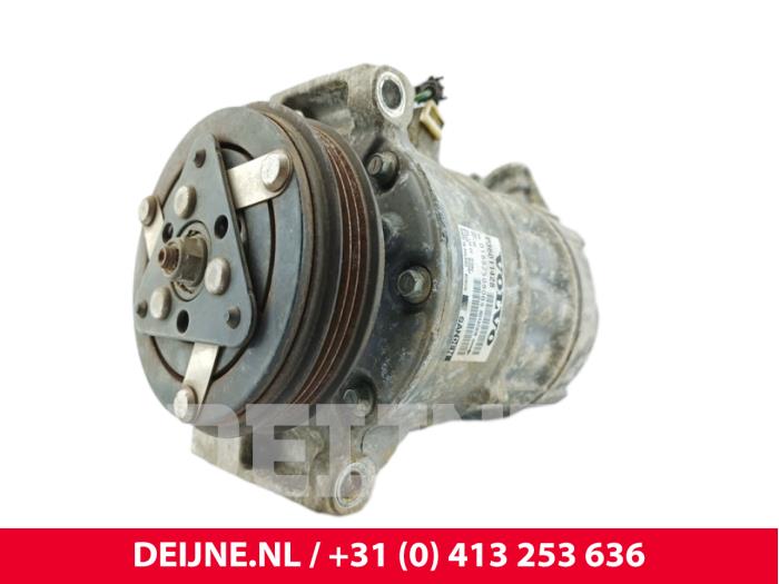Volvo V70 Air conditioning pump O242490