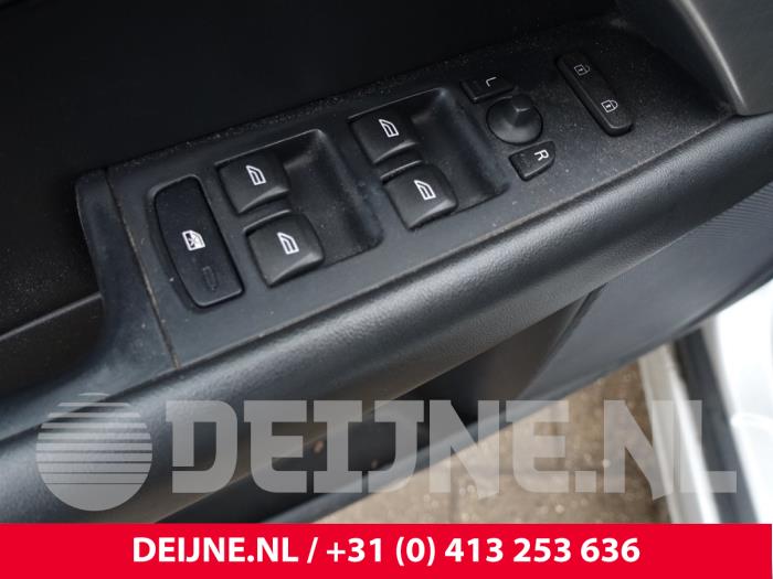 Volvo V70 Electric window switch O242502