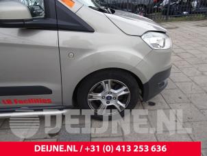 Gebruikte Spatbord rechts-voor Ford Transit Courier Prijs € 121,00 Inclusief btw aangeboden door van Deijne Onderdelen Uden B.V.