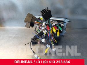 Volkswagen Caddy Display Multi Media regelunit O242649 foto 2