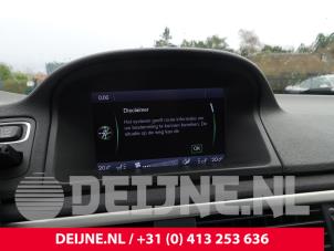 Gebruikte Display Interieur Volvo V70 (BW) 1.6 T4 16V Prijs op aanvraag aangeboden door van Deijne Onderdelen Uden B.V.