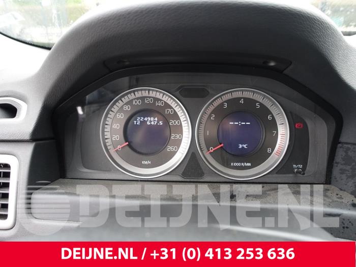 Volvo V70 Tacho - Kombiinstrument KM O242725