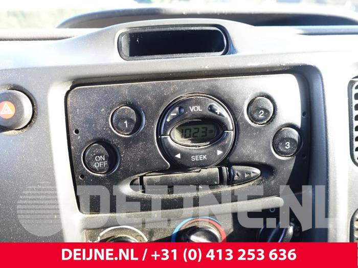 Ford Transit Radio O242945
