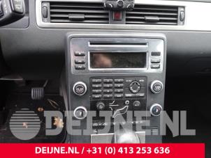 Gebruikte Display Interieur Volvo V70 (BW) 2.0 D 16V Prijs op aanvraag aangeboden door van Deijne Onderdelen Uden B.V.