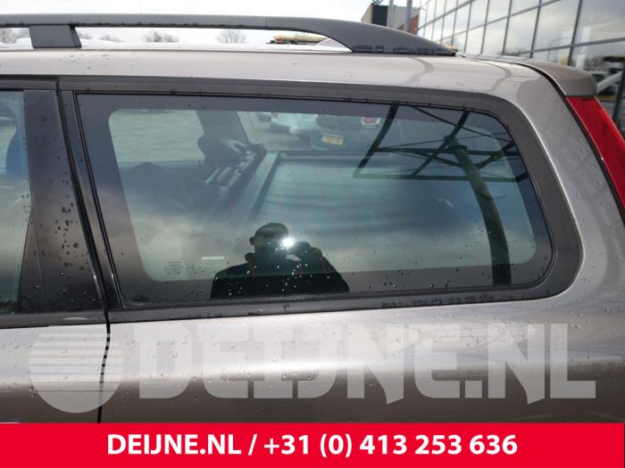 Volvo V70 Zusätzliches Fenster 4-türig links hinten O243015
