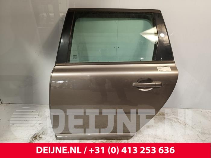 Volvo V70 Tür 4-türig links hinten O243024