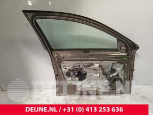 Volvo V70 Portier 4Deurs links-voor O243025 foto 2
