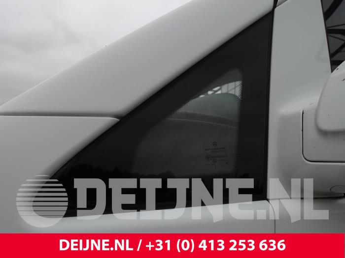 Mercedes Vito Quarter light, front left O243289