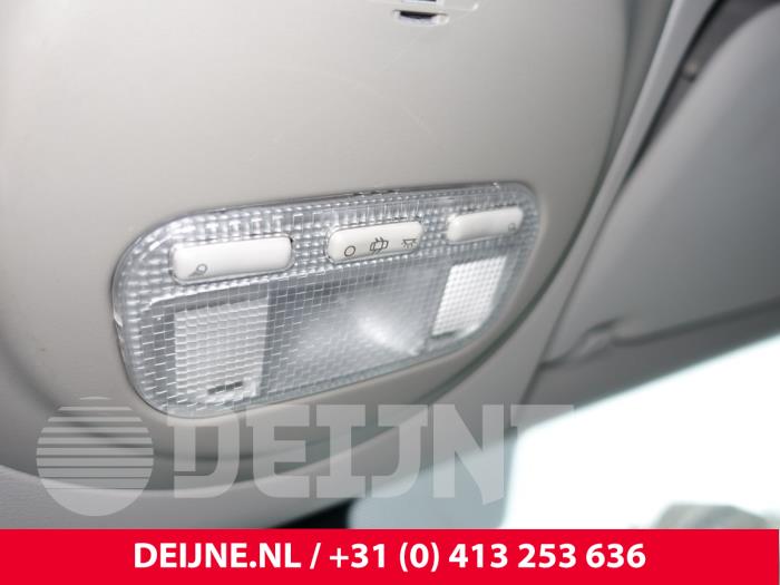 Peugeot Partner Interior lighting, front O243343