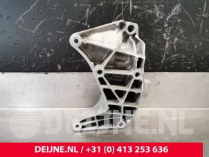 Volvo XC60 Alternator upper bracket O243390 photo 2