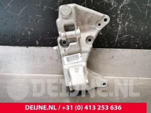 Gebruikte Dynamosteun boven Volvo XC60 II (UZ) 2.0 T5 16V Prijs € 60,50 Inclusief btw aangeboden door van Deijne Onderdelen Uden B.V.