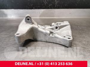 Volvo XC60 Alternator upper bracket O243390 photo 4