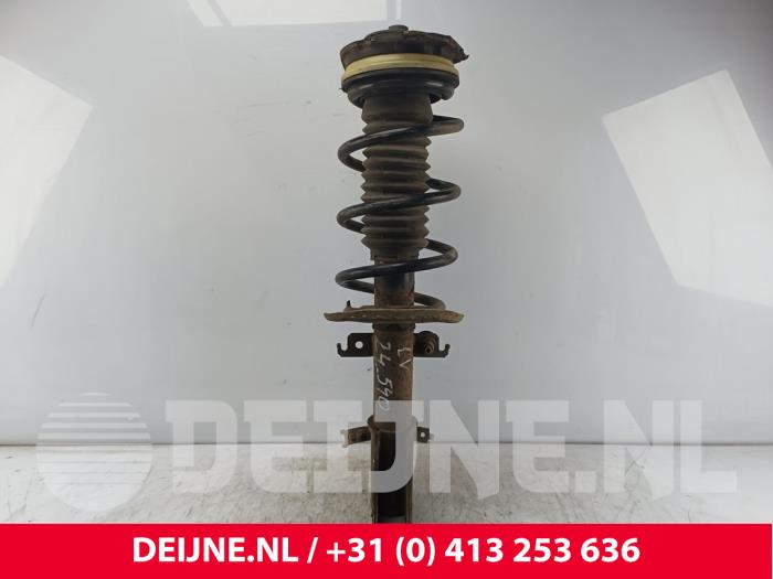 Mercedes Citan Stoßdämpferstrebe links vorne O243438