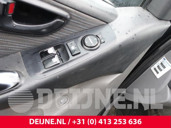 Hyundai H300 Electric window switch O243488