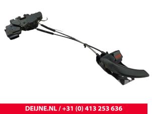 Hyundai H300 Deurslot Mechaniek 2Deurs links O243524 foto 2