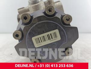 Iveco New Daily Stuurbekrachtiging Pomp O243641 foto 3