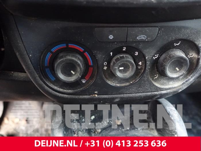 Opel Combo Kachel Bedieningspaneel O243702