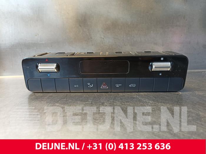 Mercedes Sprinter Kachel Bedieningspaneel O243803