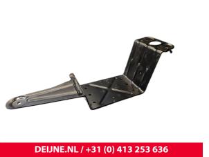 Gebruikte Steun (diversen) Lynk &amp; Co 01 1.5 PHEV Prijs € 12,10 Inclusief btw aangeboden door van Deijne Onderdelen Uden B.V.