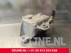 Lynk & Co 01 Motorsteun O243907 foto 2