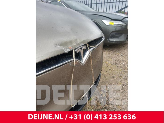 Tesla Model X Motorkap O243979