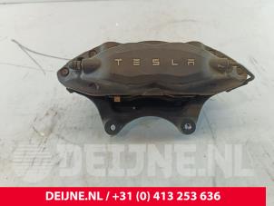 Tesla Model X Bremszange links vorne O243990 foto 2