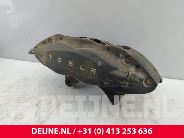 Tesla Model X Remklauw (Tang) rechts-voor O243992