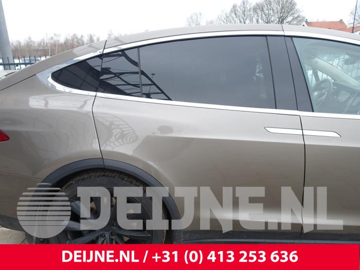 Tesla Model X Portierruit 4Deurs rechts-achter O244006
