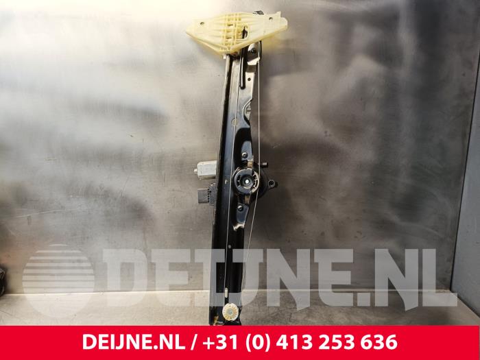 Opel Vivaro Fenstermechanik 2-türig rechts vorne O244140