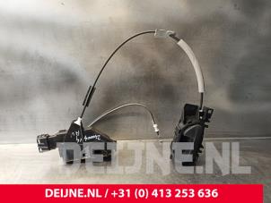 Gebruikte Deurslot Mechaniek 2Deurs rechts Peugeot Expert (V1/VA/VB/VE/VF/VT/VY) 2.0 Blue HDi 120 16V Prijs € 72,60 Inclusief btw aangeboden door van Deijne Onderdelen Uden B.V.