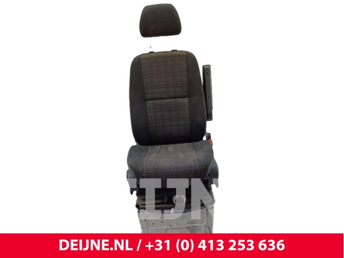 Mercedes Sprinter Sitz rechts O244227