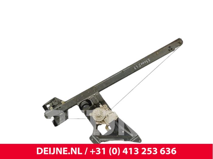 Mercedes Sprinter Fenstermechanik 2-türig rechts vorne O244245