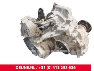 Volkswagen Caddy Gearbox O244257 photo 2