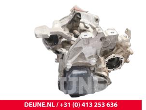 Volkswagen Caddy Gearbox O244257 photo 3