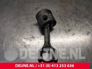 Gebruikte Zuiger Opel Combo 1.3 CDTI 16V Prijs € 60,50 Inclusief btw aangeboden door van Deijne Onderdelen Uden B.V.