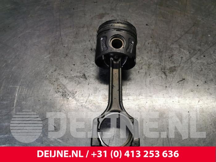 Gebruikte Zuiger Opel Combo 1.3 CDTI 16V Prijs € 60,50 Inclusief btw aangeboden door van Deijne Onderdelen Uden B.V.