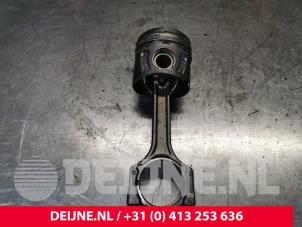 Gebruikte Zuiger Opel Combo 1.3 CDTI 16V Prijs € 60,50 Inclusief btw aangeboden door van Deijne Onderdelen Uden B.V.