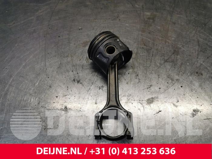 Gebruikte Zuiger Opel Combo 1.3 CDTI 16V Prijs € 60,50 Inclusief btw aangeboden door van Deijne Onderdelen Uden B.V.