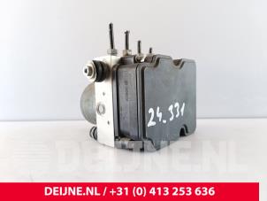 Peugeot Expert ABS pump O244372 photo 3